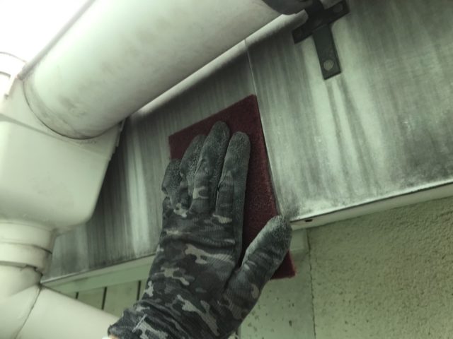 破風板 研磨作業