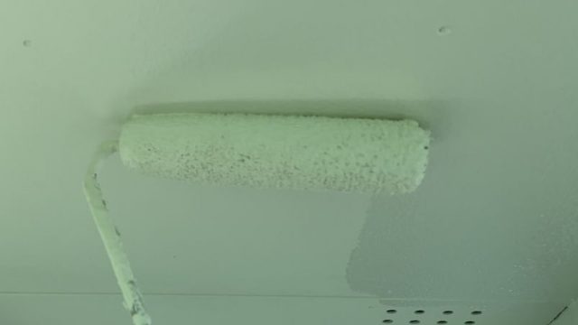 軒天 上塗り1回目