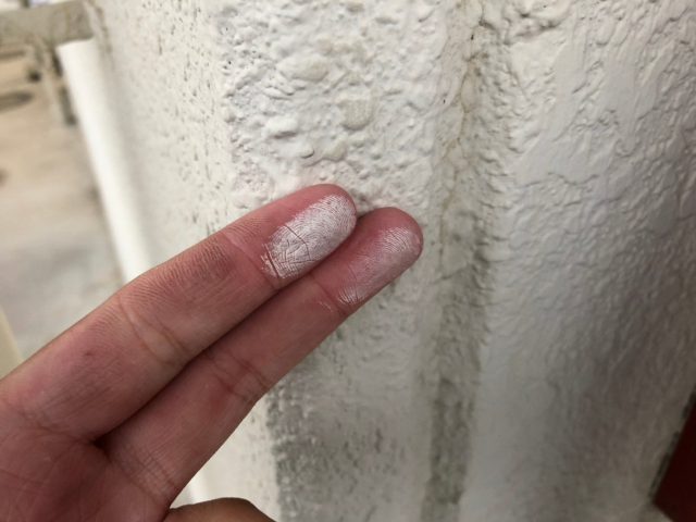 外壁 チョーキング