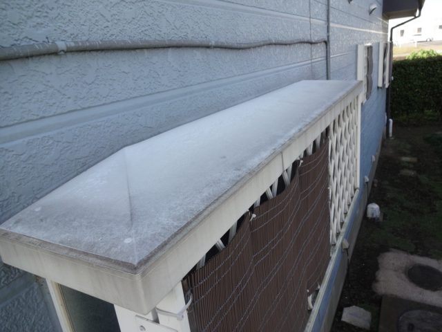 庇屋根 色あせ