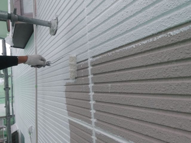 前橋市 屋根外壁塗装工事 外壁下塗り中 お客様の声 ミヤケン
