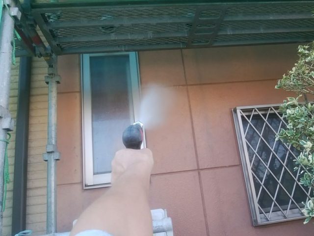 藤岡市 外壁塗装工事 外壁高圧洗浄中 お客様の声 ミヤケン