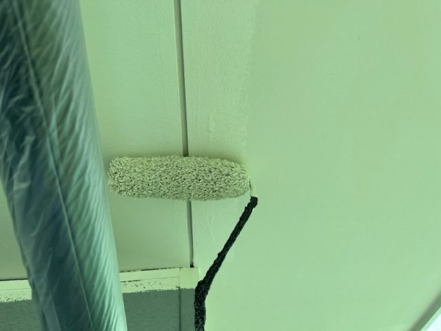 前橋市 屋根外壁塗装工事 軒裏天井施工中 お客様の声 ミヤケン