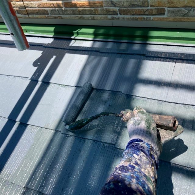藤岡市 屋根塗装工事 下屋根下塗り中 お客様の声 ミヤケン