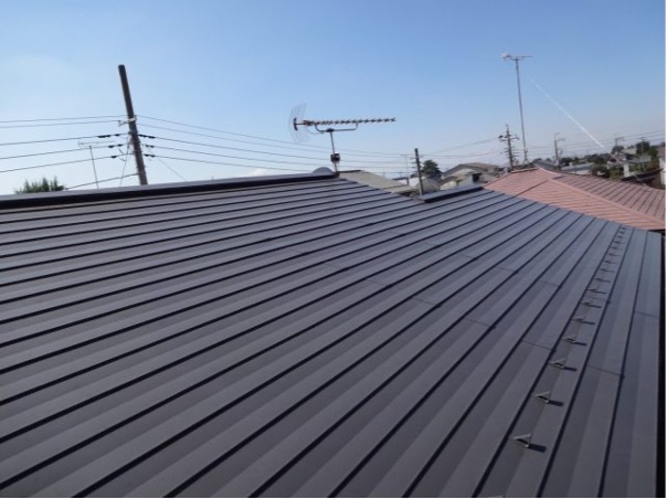 ガルバリウム鋼板屋根の塗装費用は？ 相場やDIYの注意点についても解説！ | 外壁塗装