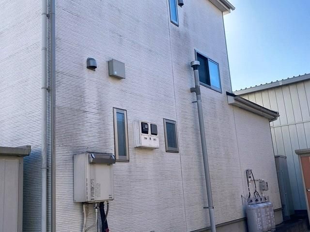 館林市 屋根外壁塗装工事 外壁コケの付着 お客様の声 ミヤケン