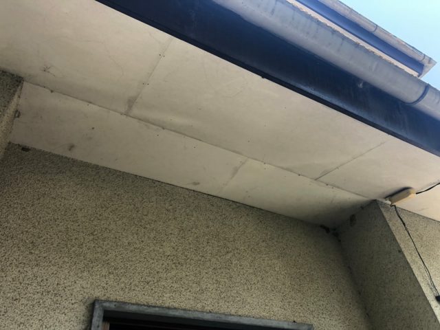 高崎市 屋根外壁塗装工事 軒裏天井 劣化症状 お客様の声 ミヤケン