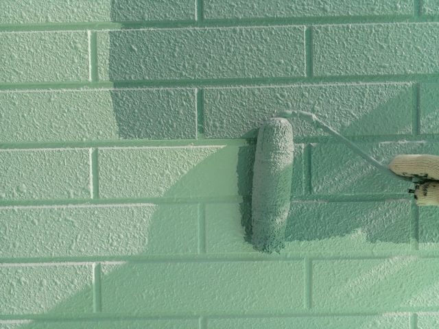 高崎市 屋根外壁塗装工事 外壁上塗り中 お客様の声 ミヤケン
