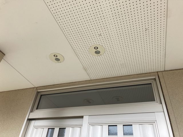 高崎市 屋根外壁塗装工事 軒裏天井施工前 お客様の声 ミヤケン