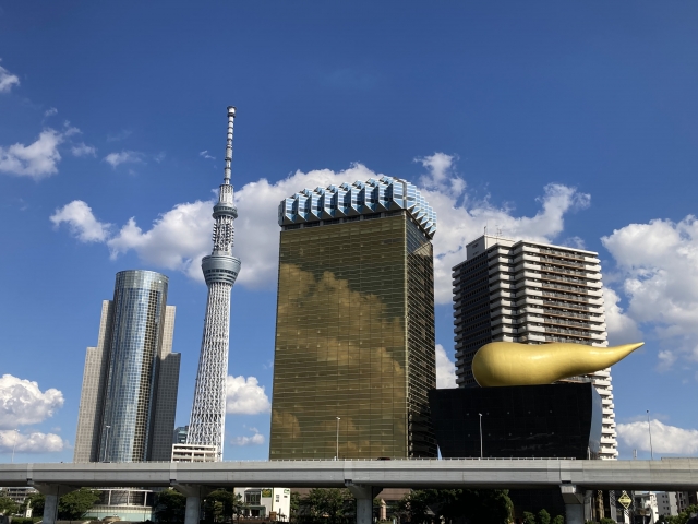 スカイツリーの塗装の色は?