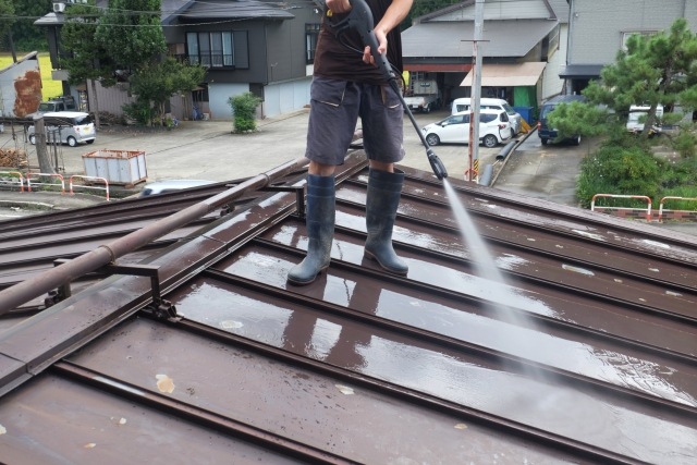 高所の作業は避ける