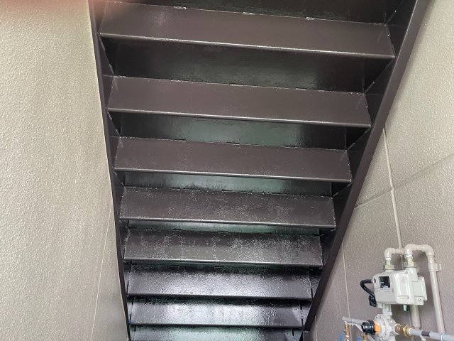 高崎市 アパート 屋根外壁塗装工事 鉄骨階段完了 お客様の声 ミヤケン