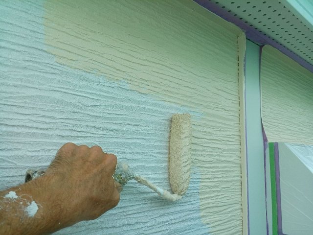 前橋市 外壁塗装 上塗り1回目 ミヤケン