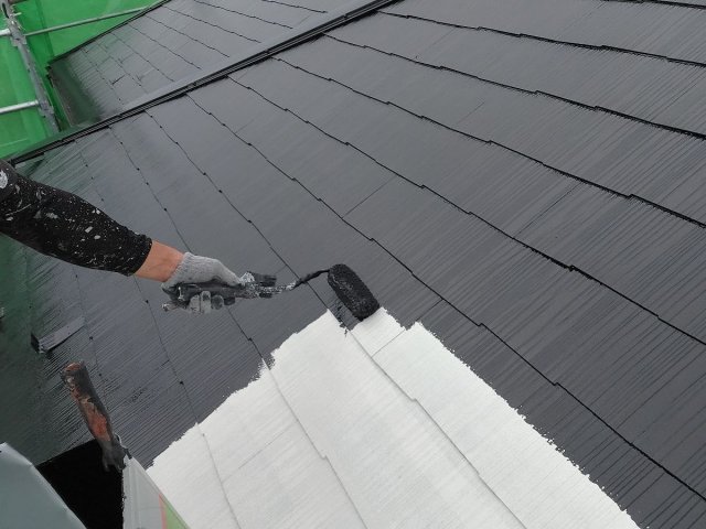 佐波郡玉村町 屋根塗装 上塗り1回目 ミヤケン