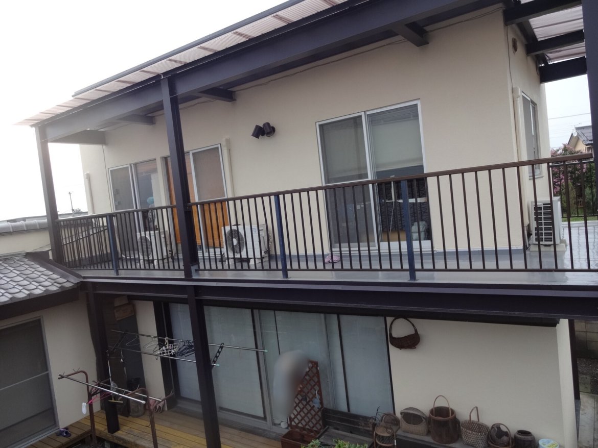 みどり市笠懸町 ひび割れや色あせを改善した屋根外壁塗装