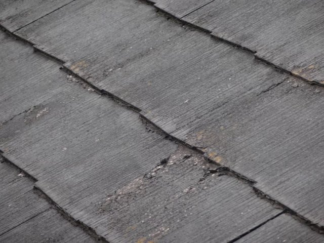屋根 塗膜の剥がれ ミヤケン