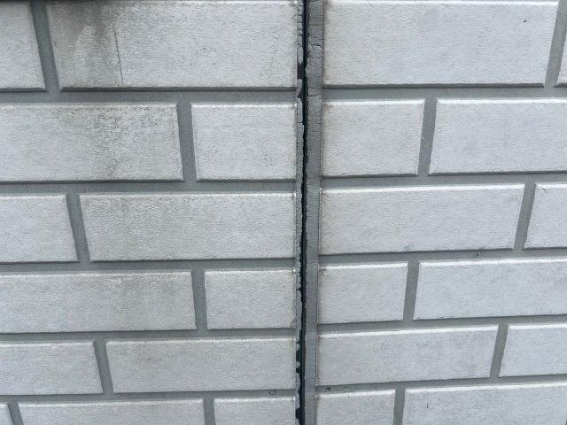 高崎市剣崎町 屋根外壁コーキング ひび割れ ミヤケン