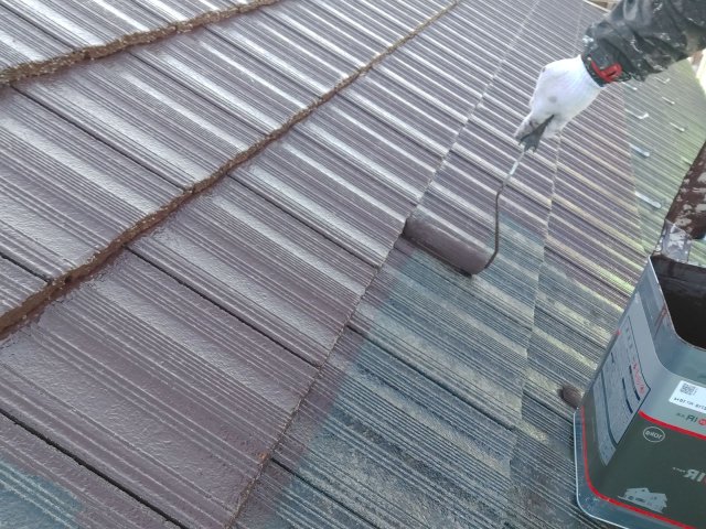 高崎市下小鳥町 屋根外壁塗装 屋根 上塗り1 ミヤケン