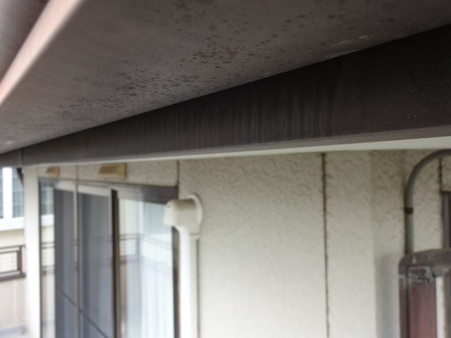 高崎市下小鳥町 屋根外壁塗装 破風板 汚れ ミヤケン