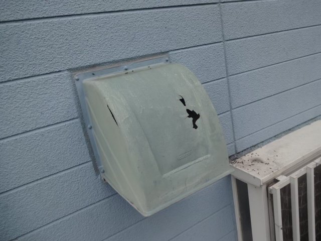 高崎市 屋根外壁塗装 換気フード 割れ ミヤケン