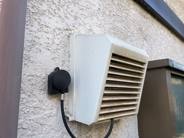 桐生市菱町 屋根外壁塗装 換気フード 汚れ ミヤケン