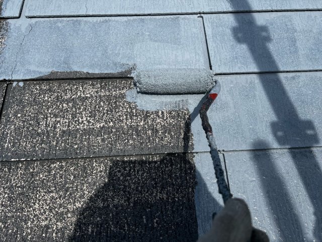 前橋市上小出町 屋根外壁塗装 屋根 下塗り ミヤケン