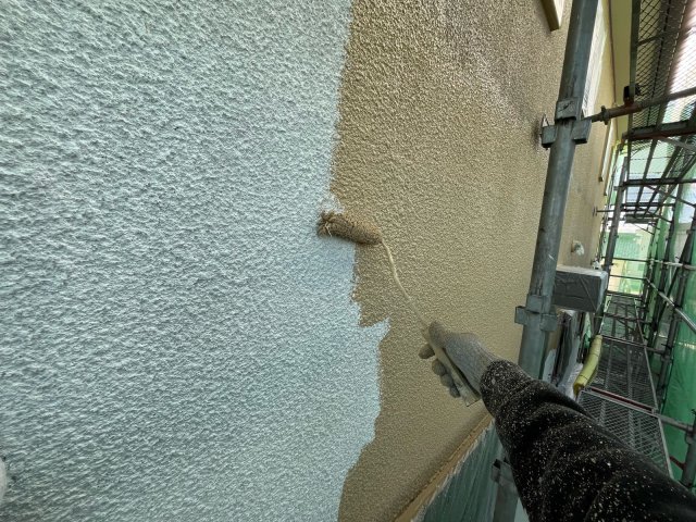 藤岡市立石 外壁塗装 外壁 上塗り1 ミヤケン