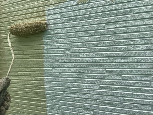 太田市由良町 屋根外壁塗装 外壁 上塗り1 ミヤケン