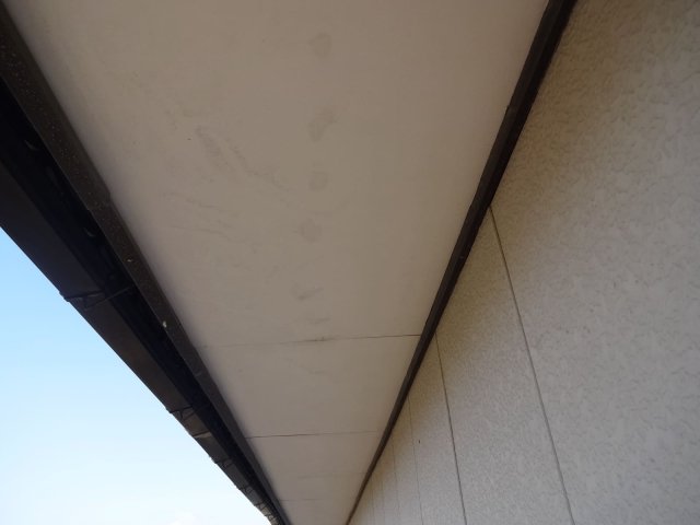 みどり市笠懸町 外壁塗装 軒天 シミ ミヤケン