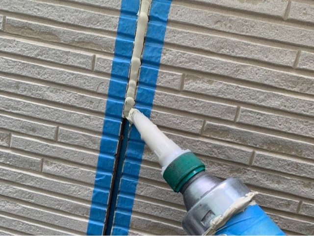 太田市由良町 屋根外壁塗装 コーキング 充填 ミヤケン