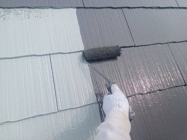 邑楽郡邑楽町 屋根外壁塗装 屋根 上塗り 1回目 ミヤケン
