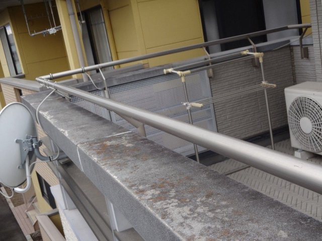 前橋市稲荷新田町 外壁塗装 笠木 汚れ ミヤケン