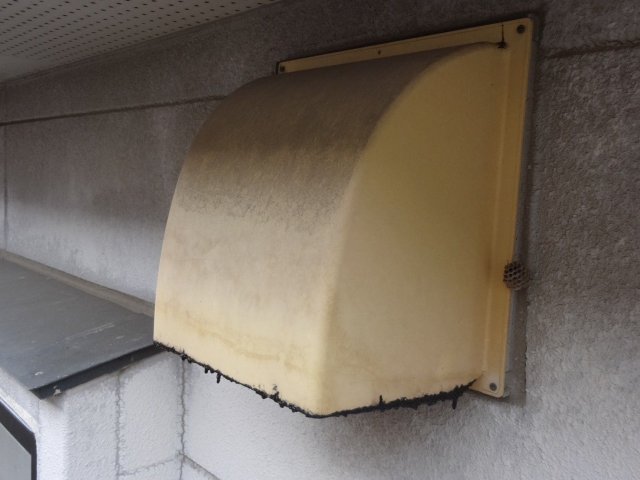 太田市西新町 屋根外壁塗装 換気フード 色あせ ミヤケン