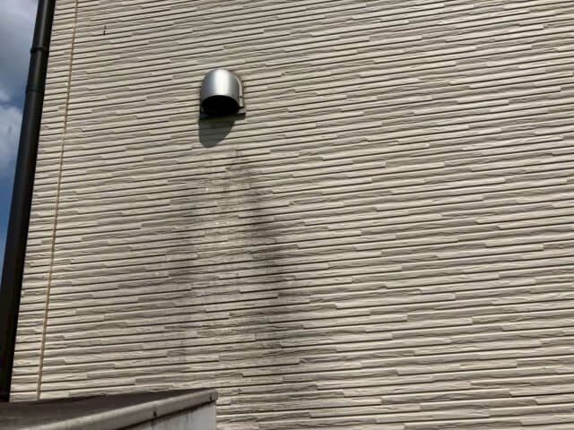 渋川市金井 外壁塗装 換気フード コケ・汚れ ミヤケン