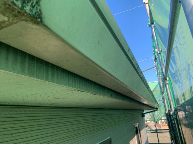 破風板 ▶ 色あせ・塗膜の剥離