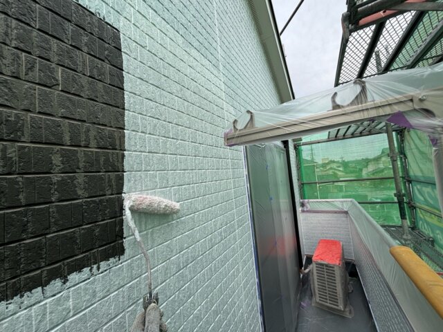 前橋市箱田町の外壁の下塗りの写真 ミヤケン