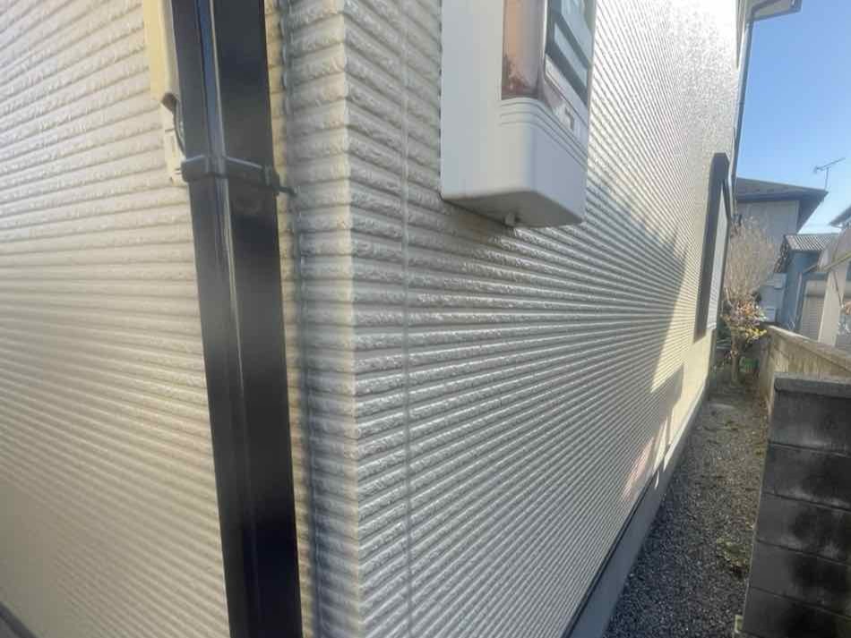 ミヤケン|フッソUVコート塗装の雨樋のへこみ・はがれ確認