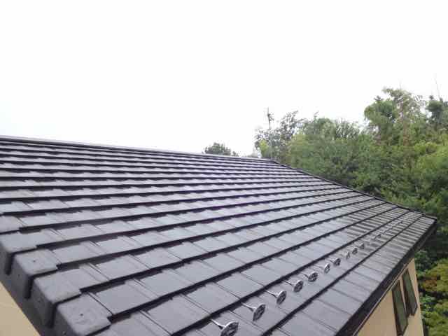前橋市の陶器瓦屋根の漆喰と瓦のズレを確認する1年点検|ミヤケン