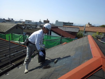 0414 01 屋根 下塗り1回目中 0564914c0a1930b42a7626576979c11b