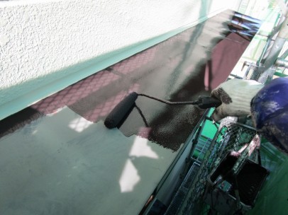 0204 01 庇屋根 上塗り中 1200b30060c458aa24cfe77409f08920