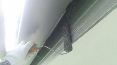 0413 12 破風 上塗り2回目中 25606f4e9d05a2d2ebdf7083806cbb43