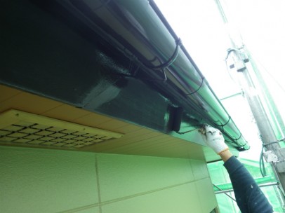 0419 04 破風板 上塗り2回目中 2d98ec87a2f7f1d3df6f2f4f92ce0cb0