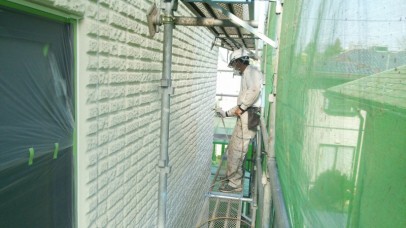 0310 01 外壁 吹付け1回目中 2f6fdd5c68cf9ca6cdb11057ef912234