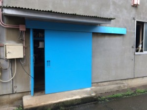 0525 04 鉄扉 施工前 37260cb28230e4840d7d4c79d28dd765