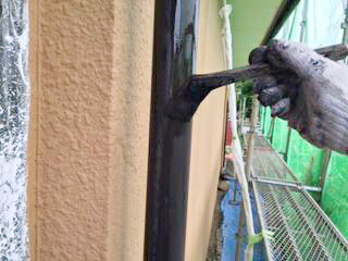 0805 06 竪樋 上塗り中 49f679fa249ad95fa8b22bf74a03cf1b