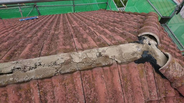 棟瓦の撤去 棟瓦の撤去