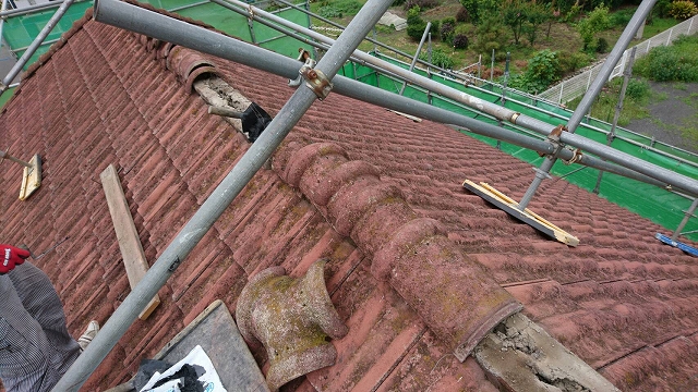 棟瓦の撤去 棟瓦の撤去