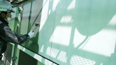 0315 06 ベランダ(腰壁) 上塗り1回目中 66bb4a019204af90e52a14d3807b401a