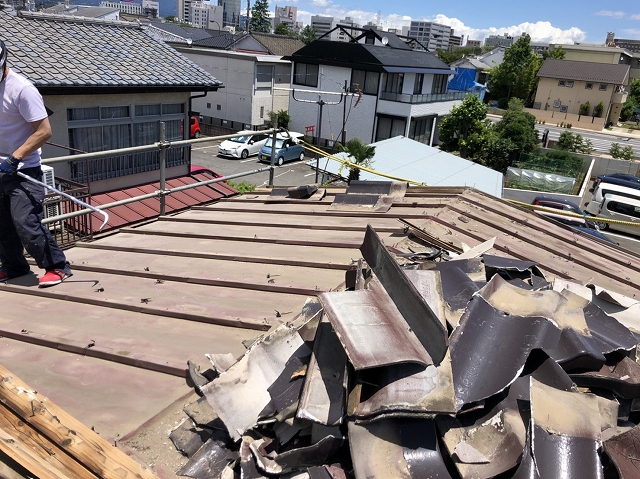 屋根材の撤去 屋根材の撤去