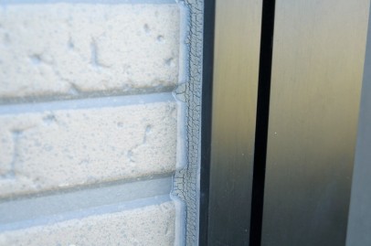 0130 05 外壁(窓・サッシ廻り)コーキング 施工前 9834b118a2c1336fee7662603fa6a892